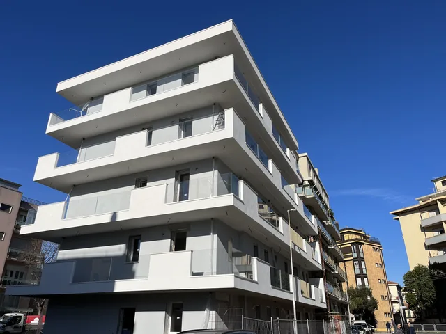 Via Cantarini, prospetto